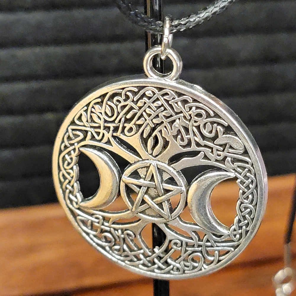 Rituals & Witchcraft Charm Necklace | Triple Moon Goddess Amulet Pentagr…